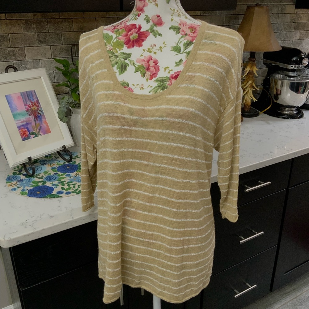 J Jill Linen Blend Lightweight Knit Top
Sz Large Tan White